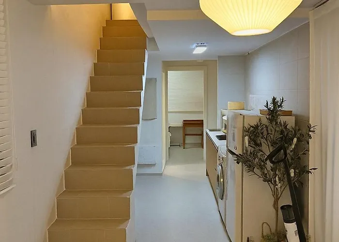 Apartamento Hausda Bukchon Private Changdeok5min 3r2b 4q 8table 8person Anguk Station Seúl